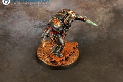 Abaddon-Warhammer-40k-miniature
