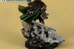 Horus-the-Warmaster-Primarch-of-the-Sons-of-Horus-miniature-1